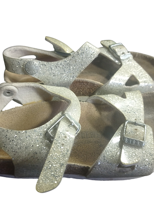Дитячі блискучі сандалі на дівчинку birkenstock 26 розмір
