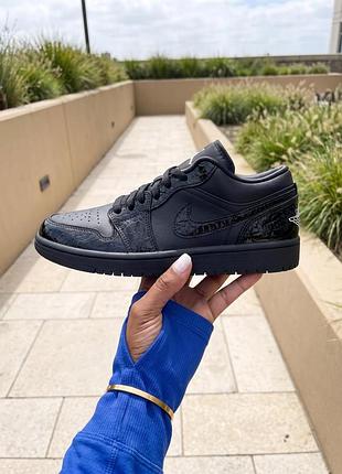 Nike air jordan 1 retro low lacquered black