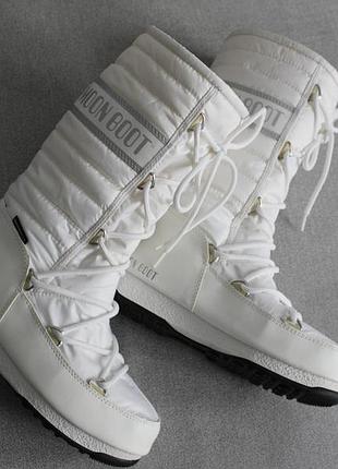 Стильні та актуальні боти місяцеходи moon boot high nylon waterproof білого кольору
