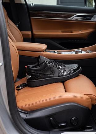Nike air jordan 1 retro low lacquered black 2