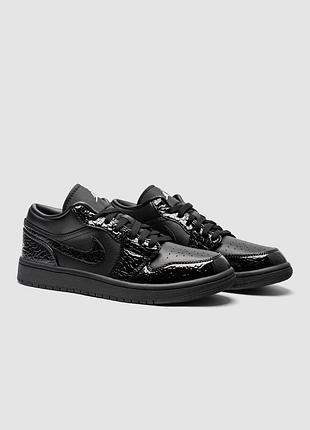 Nike air jordan 1 retro low lacquered black 3