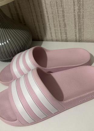 Шльопанці adidas на дівчинку оплата на картку