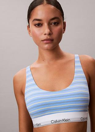 Бралетт calvin klein с эластичными бретелями