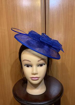 Жіночий капелюшок-фасинатор (fascinator) на обручі