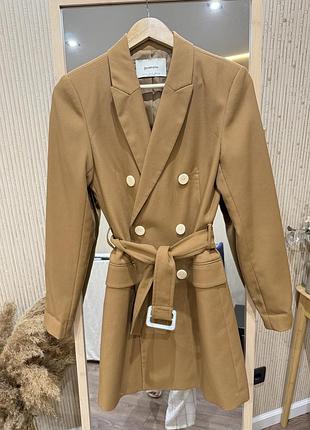 Коротка сукня жіноча stradivarius сукня-піджак з поясом карамельна s
