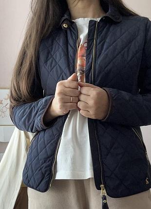 Темно синя куртка joules