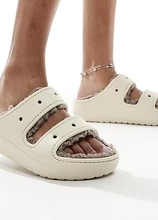 Капці жіночі crocs classic cozzzy sandal бежеві, розмір 37-38