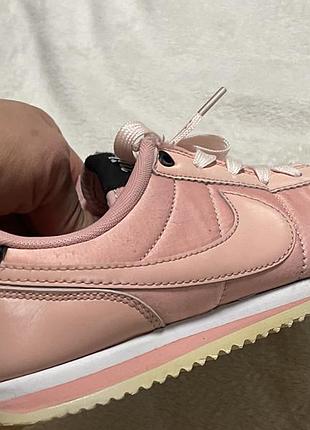 Кросівки жіночі nike рожеві 34-35 (22,5 см)