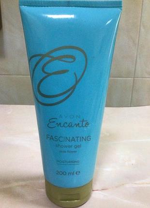 Парфюмерный гель для душа из серии encanto fascinating avon