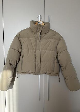 Куртка жіноча pull&bear дута коротка бежева