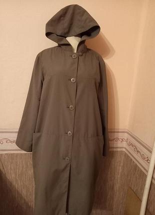 Отличный плащ с капюшоном,карманами, цвета хаки. lindex.