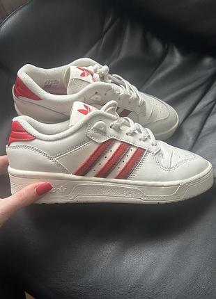 Нові кросівки adidas rivalry low оригінал червоні білі шкіра