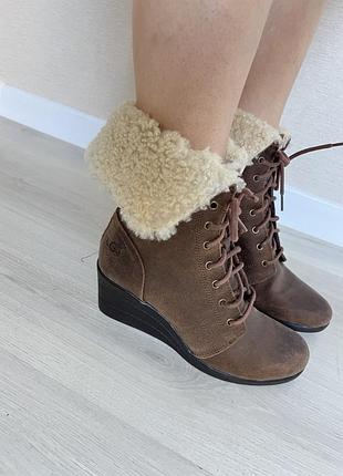 Шкіряні зимові черевики ugg zea на танкетці з натуральним хутром (оригінал) опис: