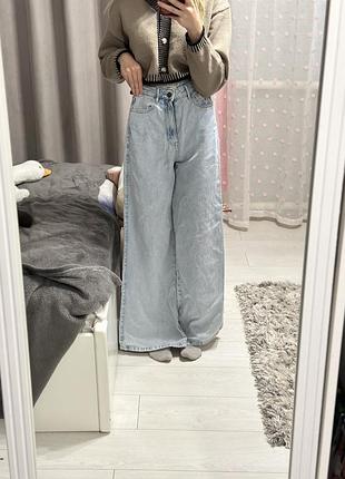 Джинси stradivarius