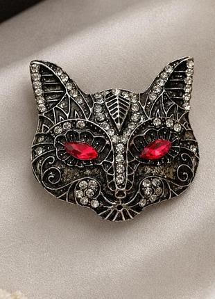 Брошь кошка кот кисточка 🐈‍⬛ со стразами и красными глазами, черная винтажная готическая женская украшение бижутерия на пиджак и пальто