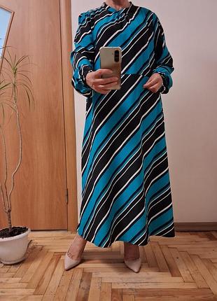 M&s гарна  стильна сукня розмір 22