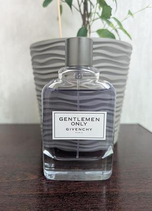 Туалетна вода givenchy geltelmem only, 100 ml, батч 3h01, оригінал, без декількох розпилень, універсальний красивий та стійкий аромат на кожен день.