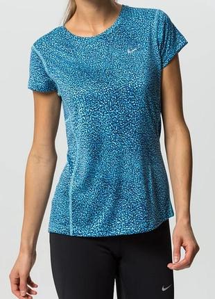 Футболка жіноча спортивна з абстрактним принтом nike dri-fit