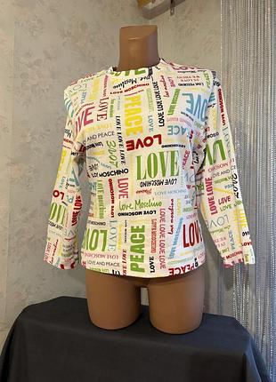 Світшот бренду love moschino