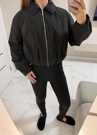 Утеплений бомбер zara