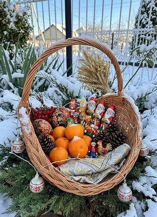 Корзина плетеная широкая подарочная