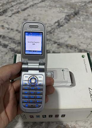 Sony ericsson z520i — як новий. комплект