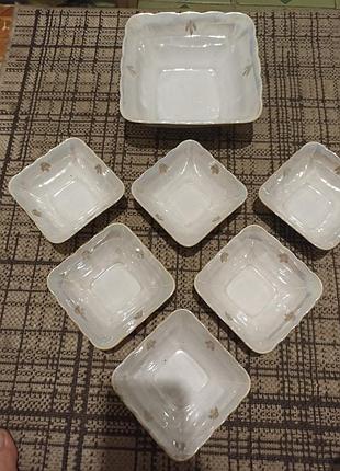 Набор квадратных фаянсовых пиал - большая и шесть малых