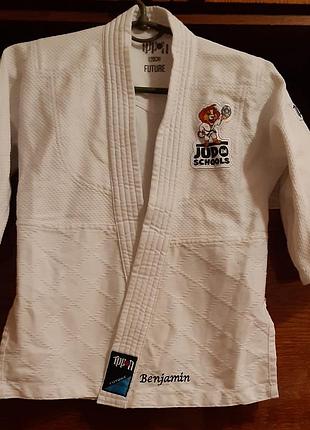 Белая куртка от детячего кимоно для дзюдо на 5-7 лет от бренда ippon gear (модель future) германии.