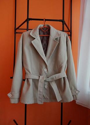 Бежеве коротке пальто з підкладкою gg (розмір 1 / xs-s)
beige short coat gucci-style lining