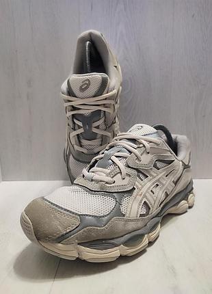 Кросівки asics 43,5- устілка 27,5 см