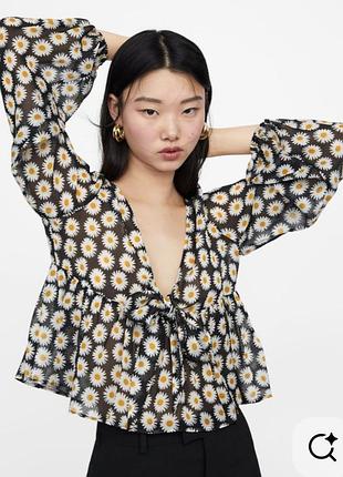 Стильна блуза zara з принтом у ромашки