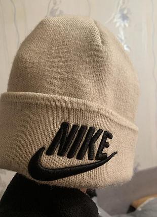 Шапка зимова унісекс nike бежева