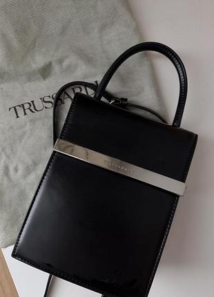 Сумка чорна через плече trussardi 2