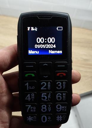 Кнопковий телефон artfone c1+ з док-станцією (sos, fm-радіо, 2 sim)