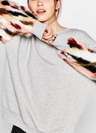Світшот жіночий сірий з хутряними рукавами pull and bear