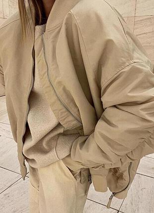 Крутой утепленный бомбер zara
