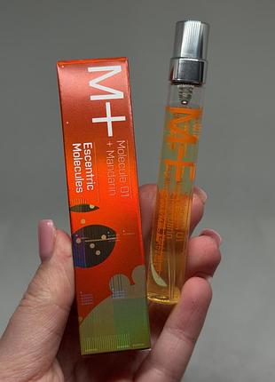 Escentric molecules molecule m01+mandarin — цитрусовий деревний аромат з унікальним поєднанням акордів соковитого мандарина з молекулою 8,5 мл