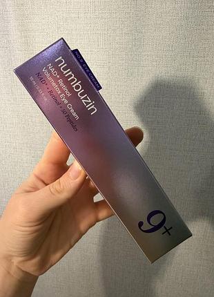 Numbuzin no.9 nad+ retinol volumetox eye cream — це високотехнологічний антивіковий крем-«філер» 10 мл - створений для відновлення втраченого об'єму