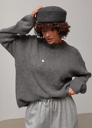 В'язаний жіночий джемпер oversize з круглою горловиною