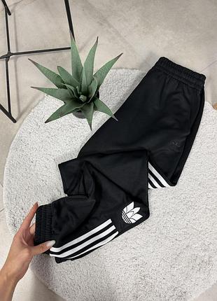 Спортивні штани від adidas