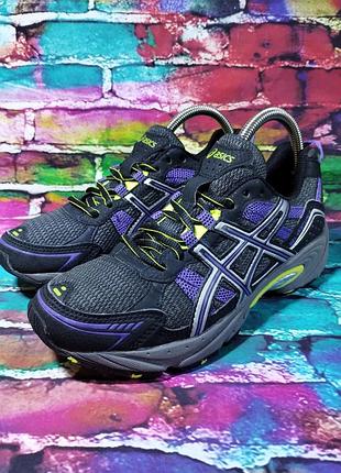 Фірмові кросівки asics