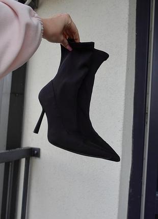 Ботильйони на каблуку гострий носок zara mango на шпильці