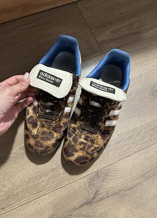 Кросівки жіночі adidas леопардові