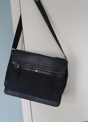 Tommy hilfiger (сша)- зручна,вмістка сумка через плече,чорна