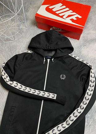 Fred perry черный худи на лампасах в xs size олимпийка кофта худи