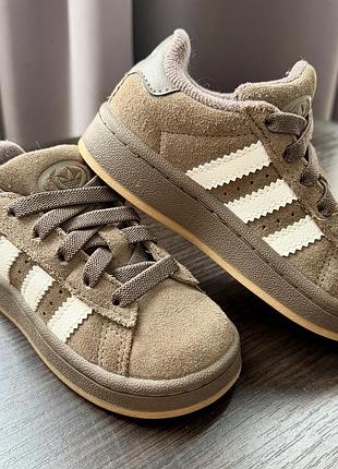 Кросівки adidas originals campus 00s comfort closure коричневі з білими смугами, розмір 26