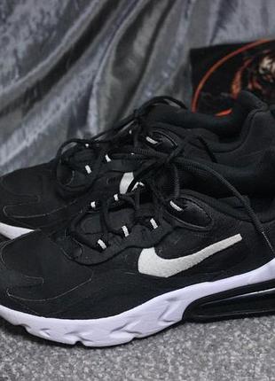 Nike air max 270 react 

цена - 1200

размер - 38 

стан - 9/10