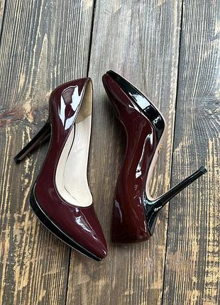 Туфлі prada