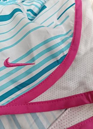 Женские спортивные шорты nike 3