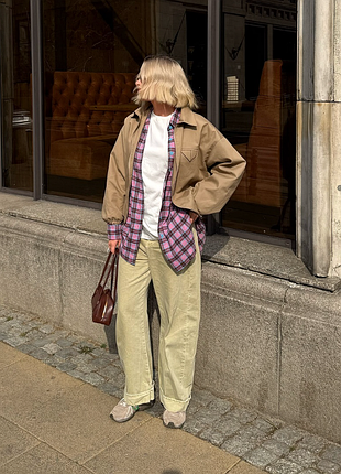 Оливкові джинси baggy з підшитими закотами zara